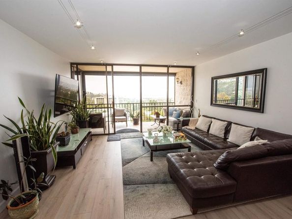 2500 Torrey Pines Road 902, La Jolla CA 92037