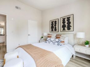 18674 Caminito Cantilena 242, San Diego CA 92128