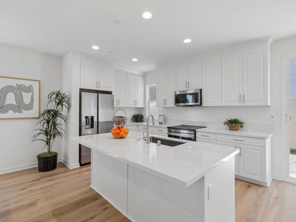 717 Kingbird Loop, Oceanside CA 92058