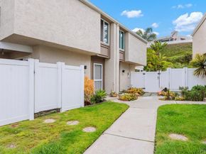 1081 Woodlake Dr, Cardiff By The Sea CA 92007