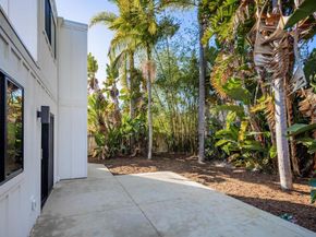 250 258 Hillcrest Drive, Encinitas CA 92024