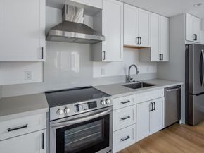 250 258 Hillcrest Drive, Encinitas CA 92024