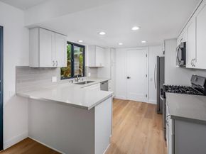 250 258 Hillcrest Drive, Encinitas CA 92024