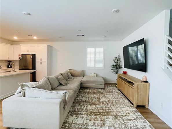 2004 Dewdrop, Upland CA 91786