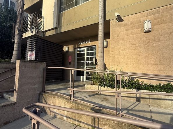 2864 Sunset 205, Los Angeles CA 90005