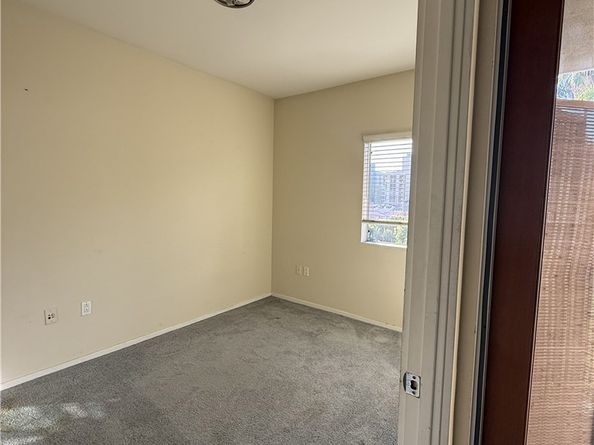 2864 Sunset 205, Los Angeles CA 90005