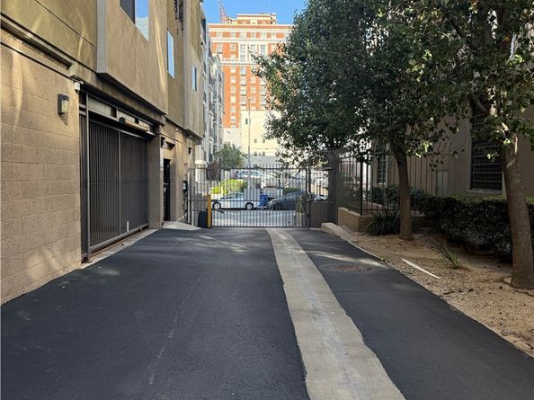 2864 Sunset 205, Los Angeles CA 90005