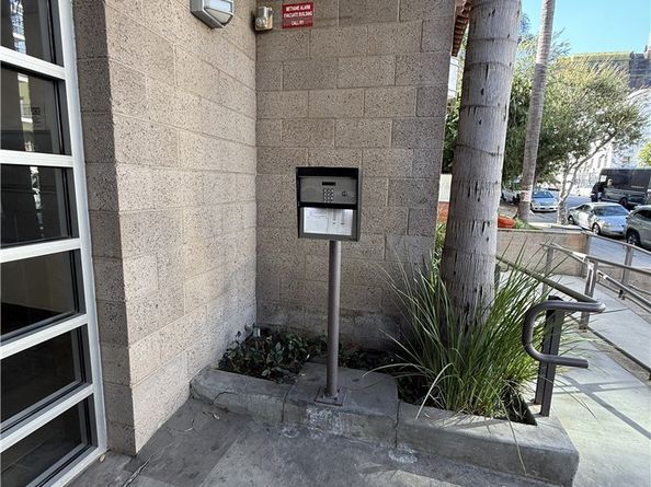 2864 Sunset 205, Los Angeles CA 90005