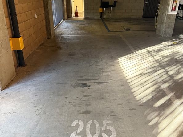 2864 Sunset 205, Los Angeles CA 90005