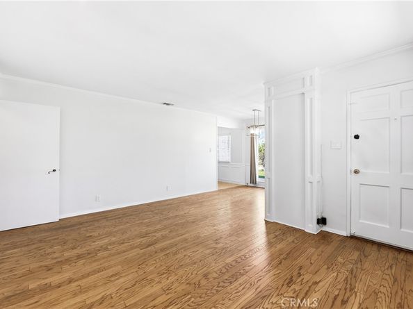 18638 Malden, Northridge CA 91324