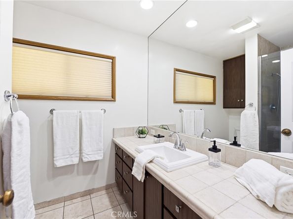 18638 Malden, Northridge CA 91324