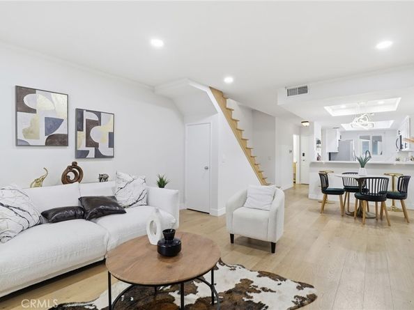 11119 Camarillo 104, North Hollywood CA 91602