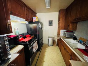 715 W Hyde Park, Inglewood CA 90302