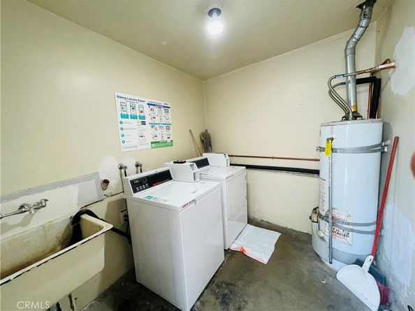 715 W Hyde Park, Inglewood CA 90302