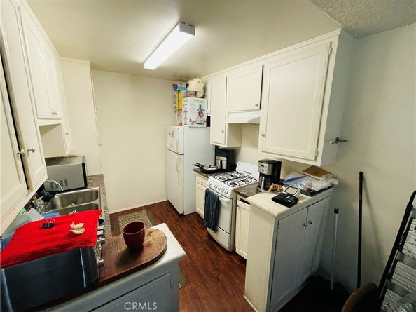 715 W Hyde Park, Inglewood CA 90302