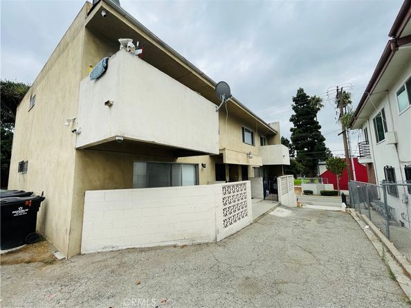 715 W Hyde Park, Inglewood CA 90302