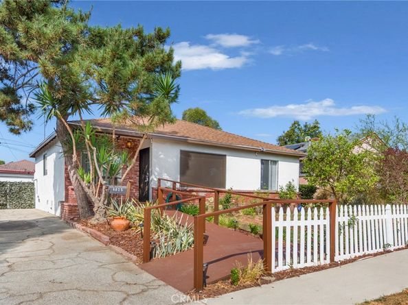 6025 Willowcrest Avenue, North Hollywood CA 91606