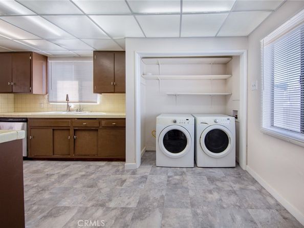 6025 Willowcrest Avenue, North Hollywood CA 91606