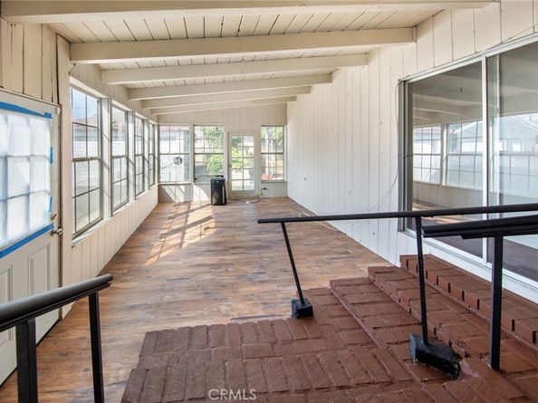 6025 Willowcrest Avenue, North Hollywood CA 91606