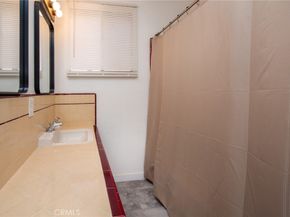 6025 Willowcrest Avenue, North Hollywood CA 91606