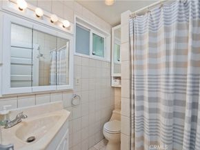 4618 Melbourne, Los Angeles CA 90027