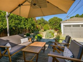 17641 Kittridge, Lake Balboa CA 91406