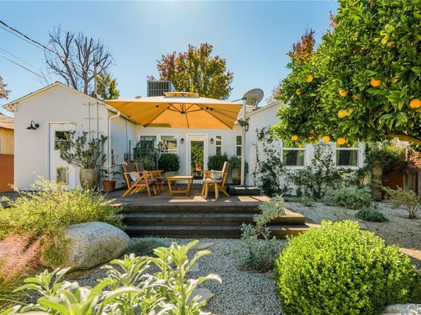 17641 Kittridge, Lake Balboa CA 91406