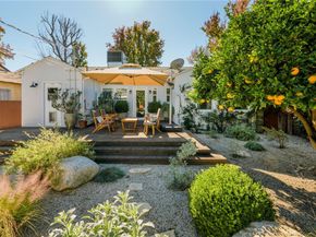 17641 Kittridge, Lake Balboa CA 91406