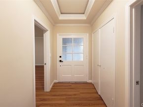 22201 Schoolcraft, Canoga Park CA 91303