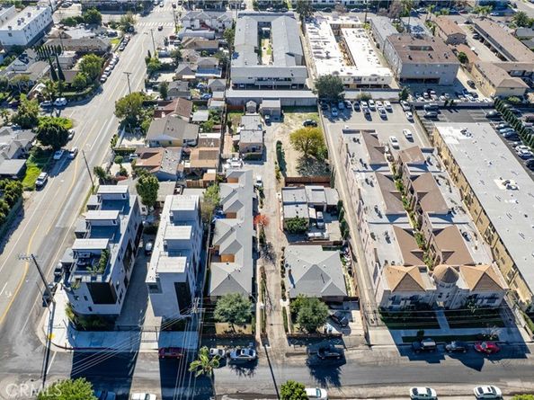 11414 Calvert, North Hollywood CA 91606