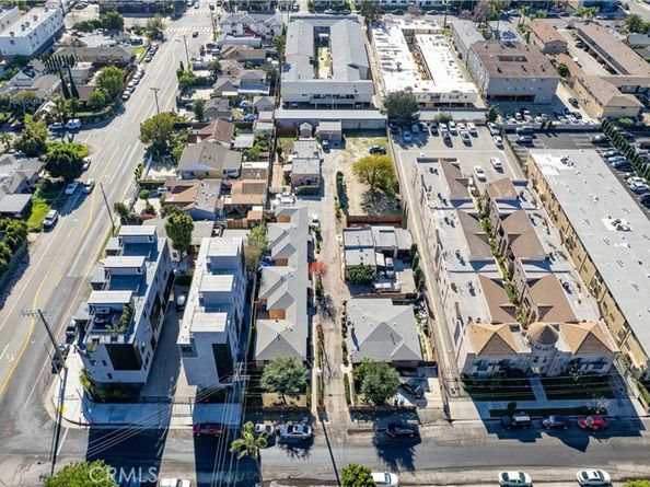 11414 Calvert, North Hollywood CA 91606