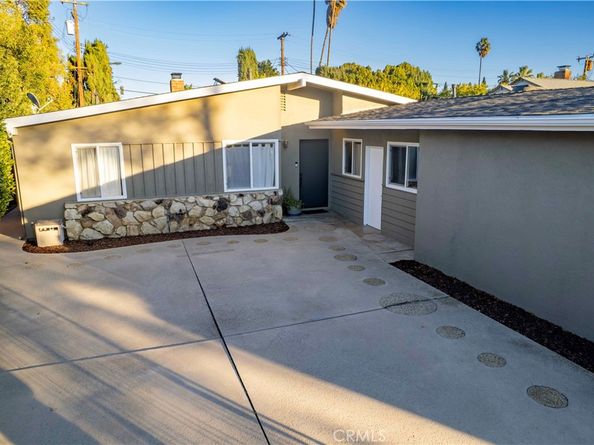 6914 Andasol, Lake Balboa CA 91406