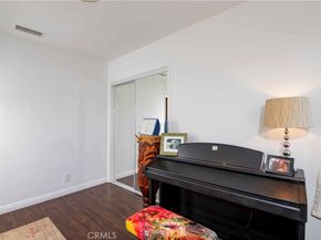 6914 Andasol, Lake Balboa CA 91406