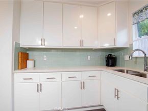 6914 Andasol, Lake Balboa CA 91406