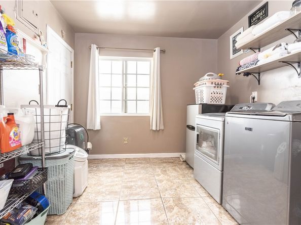 142 N Vendome Street, Los Angeles CA 90026