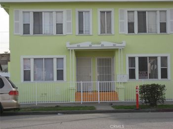 822 E 10th St. Street E