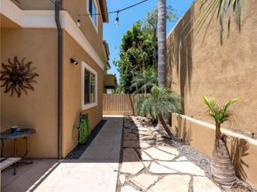 520 N Elena B, Redondo Beach CA 90277