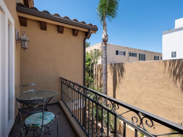 520 N Elena B, Redondo Beach CA 90277