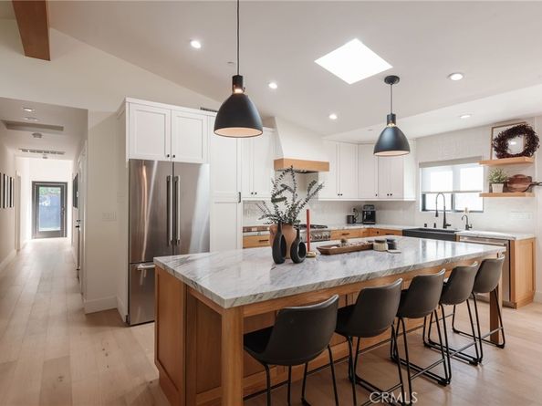 966 Rosecrans Avenue, Manhattan Beach CA 90266