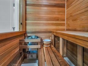 966 Rosecrans Avenue, Manhattan Beach CA 90266