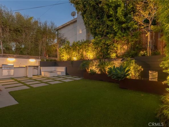 966 Rosecrans Avenue, Manhattan Beach CA 90266