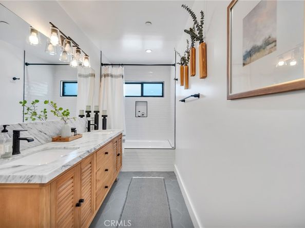 966 Rosecrans Avenue, Manhattan Beach CA 90266