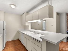 421 S LaFayette 214, Los Angeles CA 90057