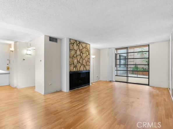 421 S LaFayette 214, Los Angeles CA 90057