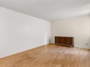 421 S LaFayette 214, Los Angeles CA 90057