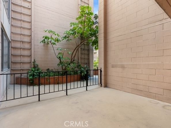 421 S LaFayette 214, Los Angeles CA 90057