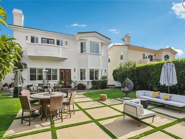 1043 9th Street, Manhattan Beach CA 90266