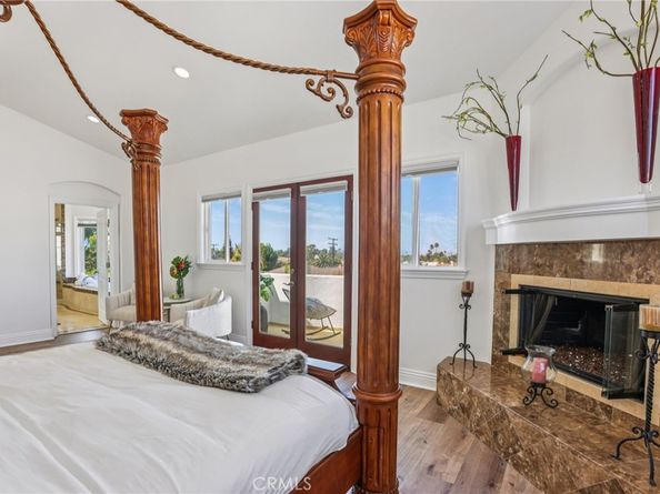 1043 9th Street, Manhattan Beach CA 90266