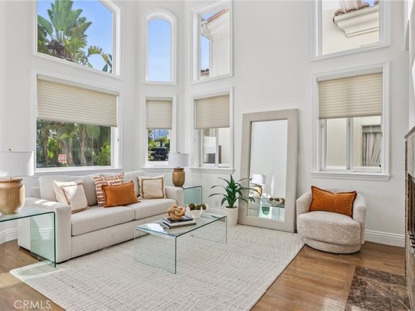 1043 9th Street, Manhattan Beach CA 90266