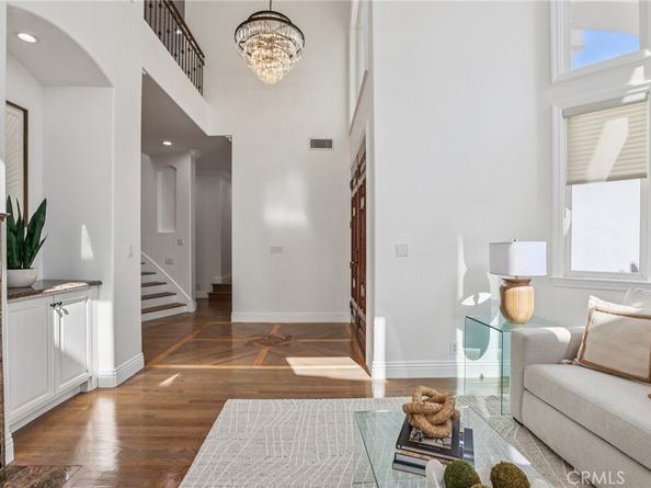 1043 9th Street, Manhattan Beach CA 90266